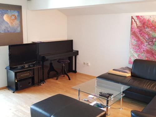 Apartment Dachwohnung mit Balkon und Seeblick by Interhome in Altmünster, Österreich