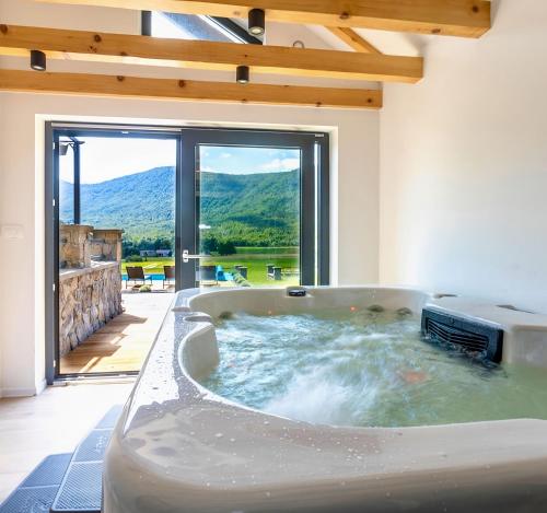 Liko Diko holiday home - peaceful wellness retreat in nature in Klanac