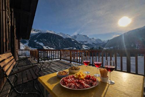 Chalet Le Zirizui - Authentique refuge alpin avec vue imprenable in Liddes