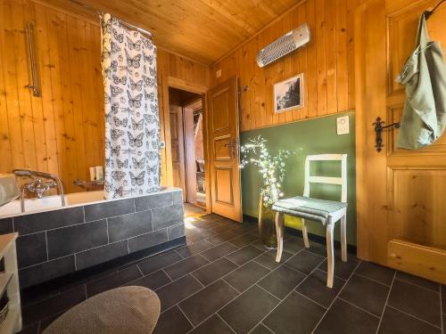 Chalet Le Zirizui - Authentique refuge alpin avec vue imprenable in Liddes