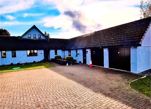Lindas Retreats Self catering accommodation 1 bedroom cottage or 3 bedroom House - Glenlivet