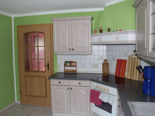 Apartment Geraumige Ferienwohnung mit Terrasse- in gunstiger zentraler Lage in der Oberla by Interho in 潘施維茨-庫考
