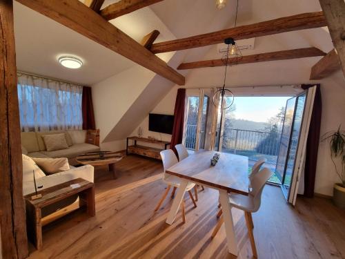 Apartment Appartement Apollo in der Wohlfuhloase am Trausdorfberg mit Sauna Whirlpoolnutz by Interho in Sankt Mareina pie Grācas