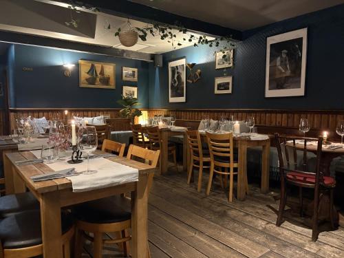 Restoran, The Rhu Inn in Rhu