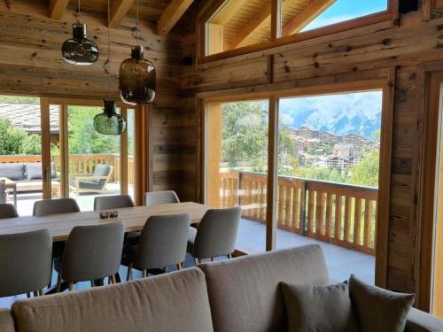 Holiday Home Charming Chalet Doux Douze by Interhome – khách sạn tại Bleusy