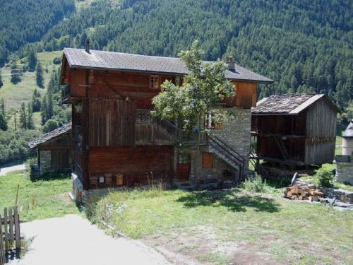 Apartment Base Camp Evolène by Interhome