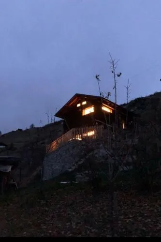 Holiday Home Val d'Hérens - Chalet La grange à Marcel - Die by Interhome in Icogne, Schweiz