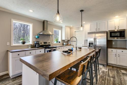 Near State Park! Pet-Friendly Home in Crossville in 克羅斯維爾