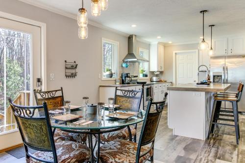 Near State Park! Pet-Friendly Home in Crossville in 克羅斯維爾
