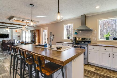 Near State Park! Pet-Friendly Home in Crossville in 克羅斯維爾