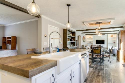 Near State Park! Pet-Friendly Home in Crossville in 克羅斯維爾
