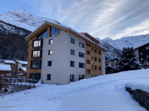 Apartment Riverside Astoria 3-5 Parterre-Whg by Interhome in Saas-Fee, Schweiz