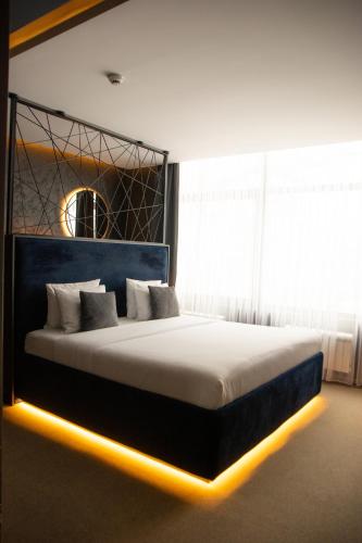 Olivia Rooms