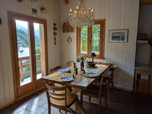 Holiday Home Chalet Le Griffon by Interhome in 聖路加