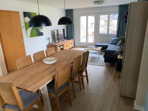 Apartment Spring Inn Apartment by Interhome in Schattenhalb