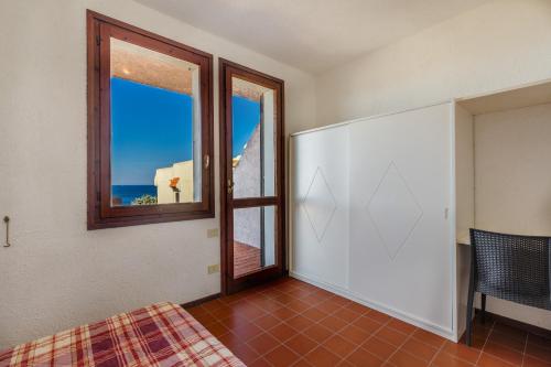 Residence Baia Santa Reparata Stop at Residence Baia Santa Reparata to discover the wonders of Santa Teresa Gallura. Offering a variety of facilities and services, the property provides all you need for a good nights sleep. Facil