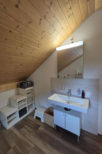 Apartment Rothornblick by Interhome in Флулі