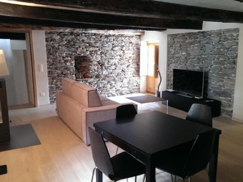 Apartment Corte delle Camelie - Wohnung im Erdgeschoss by Interhome in Vira