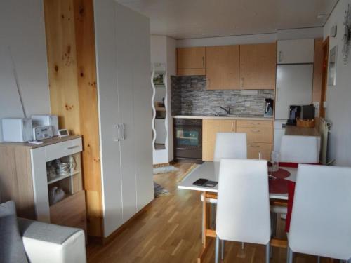 Apartment Chalet Abendstern by Interhome in 阿爾比嫩