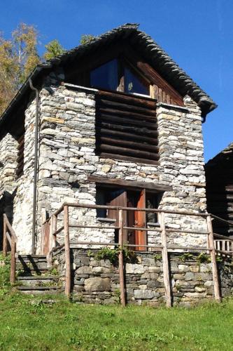 Holiday Home Rustico Monti di Rima by Interhome in Prato Sorniko
