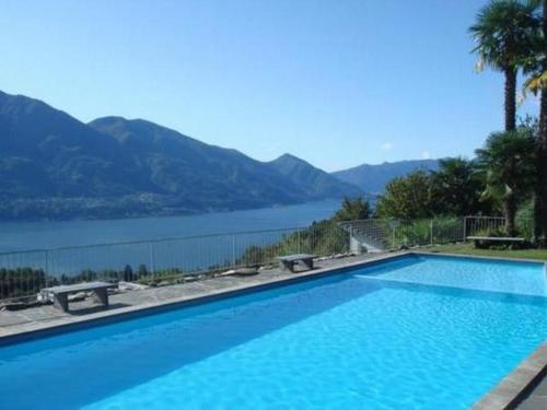 Apartment Seeblick und Pool by Interhome – khách sạn tại Tenero-Contra