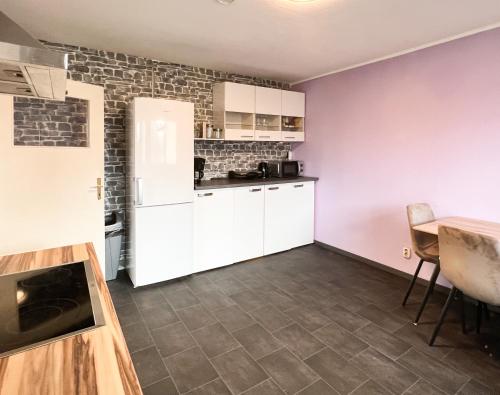 Konyha, Großzügige OG Ferienwohnung in Linkenheim frieden apartments (Großzugige OG Ferienwohnung in Linkenheim frieden apartments) in Eggenstein-Leopoldshafen