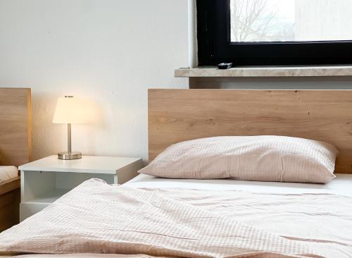 Ágy, Großzügige OG Ferienwohnung in Linkenheim frieden apartments (Großzugige OG Ferienwohnung in Linkenheim frieden apartments) in Eggenstein-Leopoldshafen