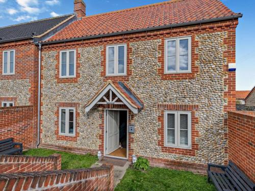 3 Bed in Blakeney oc-ncc31