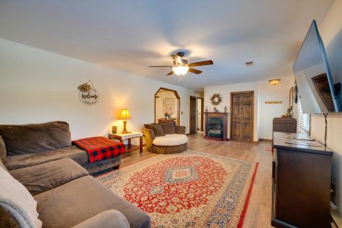 5-Acre Hocking Hills Hideaway! Pet-Friendly Home in New Plymouth (OH)