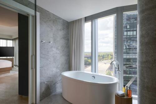 Fürdőszoba, JW Marriott Reston Station in Reston (Virginia)