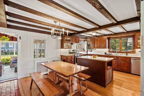 1824 Robert Manning Place|Historic Salem|Parking in Salem (Massachusetts)