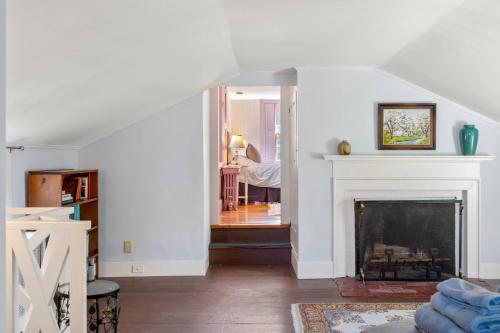 1824 Robert Manning Place|Historic Salem|Parking in Salem (Massachusetts)
