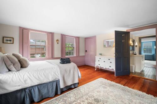 1824 Robert Manning Place|Historic Salem|Parking in Salem (Massachusetts)