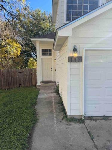 Hill Country Haven: Gateway to TXST and San Marcos in 聖馬可斯