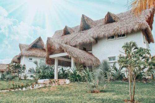 Surrounding environment, Dos Mundos Pacific Resort in Guatemala City
