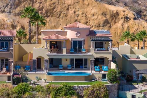Unique Renovated Montecristo 3 BR Villa at Quivira