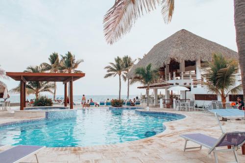 Dos Mundos Pacific Resort in Guatemala City