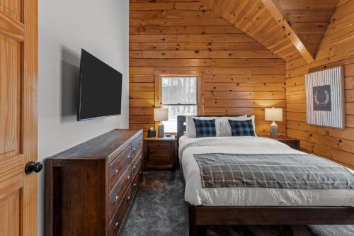 Epic 9-Bed Yellowstone Lodge Theater Bars Sauna & Ski Views - image 11