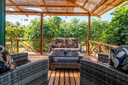 Moorea Maatea Tahatai Lodge in Maatea