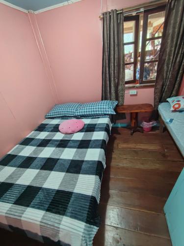 2 twin beds