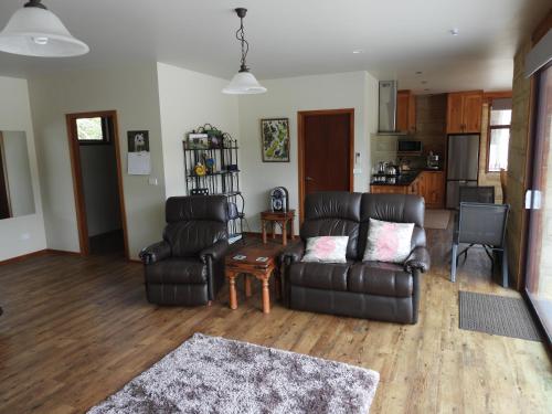 Mahana Farm Cottage in Mahana