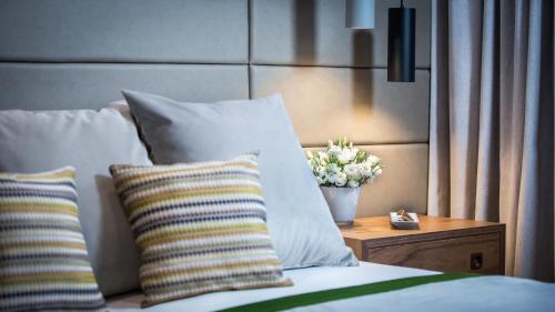 Royal Ariston Hotel - image 11