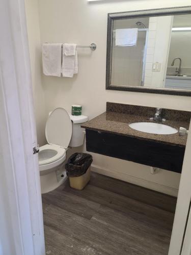 Relax Inn And Suites in 埃爾卡洪