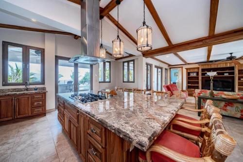 Plattegronden, Surfside Gecko - Large Oceanfront Villa with Pool Close to Village in Surfside