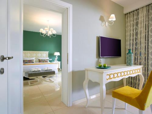 81174919 Anemos Luxury Grand Resort