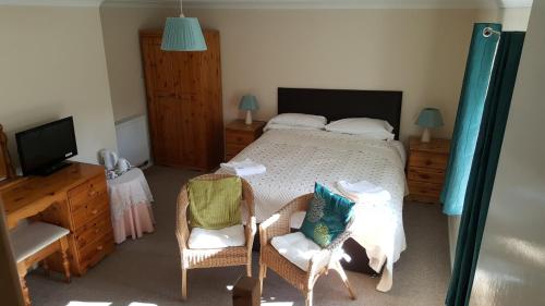 Family Room with En-Suite Bathroom