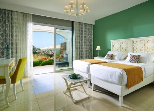 Balcony/terrace, Anemos Luxury Grand Resort in Gerogioupoli