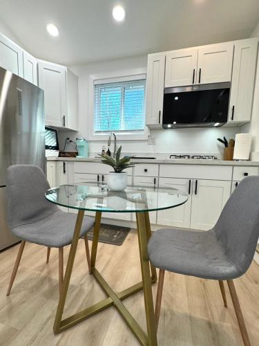 Iekārtas, Modern and Cozy Private Studio in Alderwood Manor (WA)