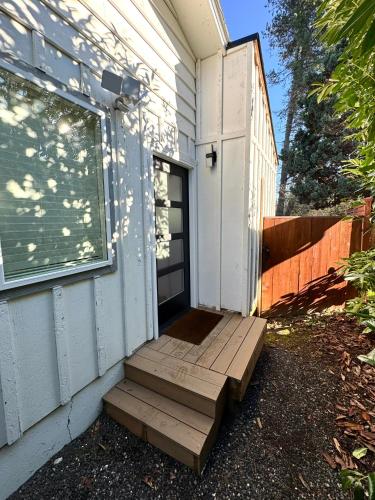 Viesnīcas āriene, Modern and Cozy Private Studio in Alderwood Manor (WA)