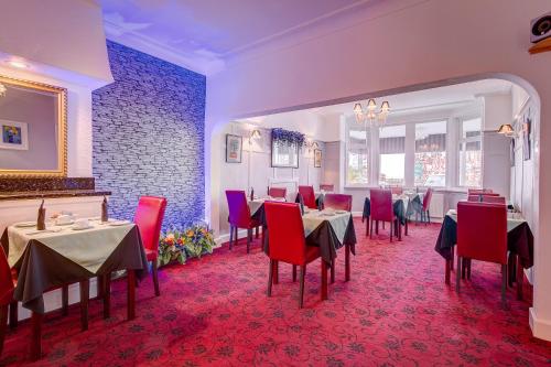 Windsor Park Promenade - image 6